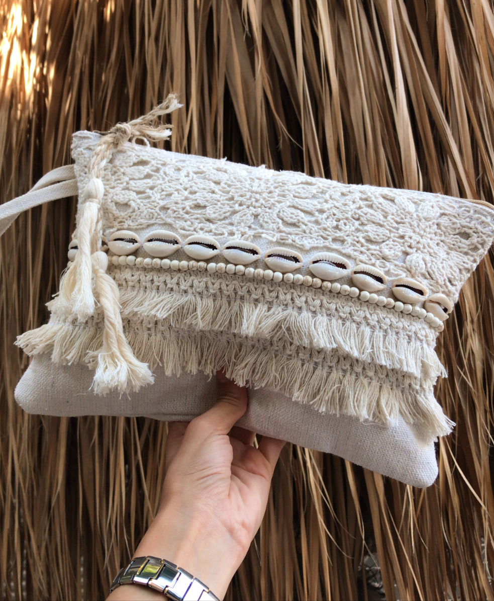 Hand clutch Crochet Beige