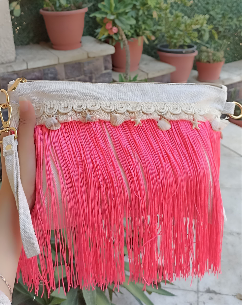 Hand clutch Fringes (Pink)