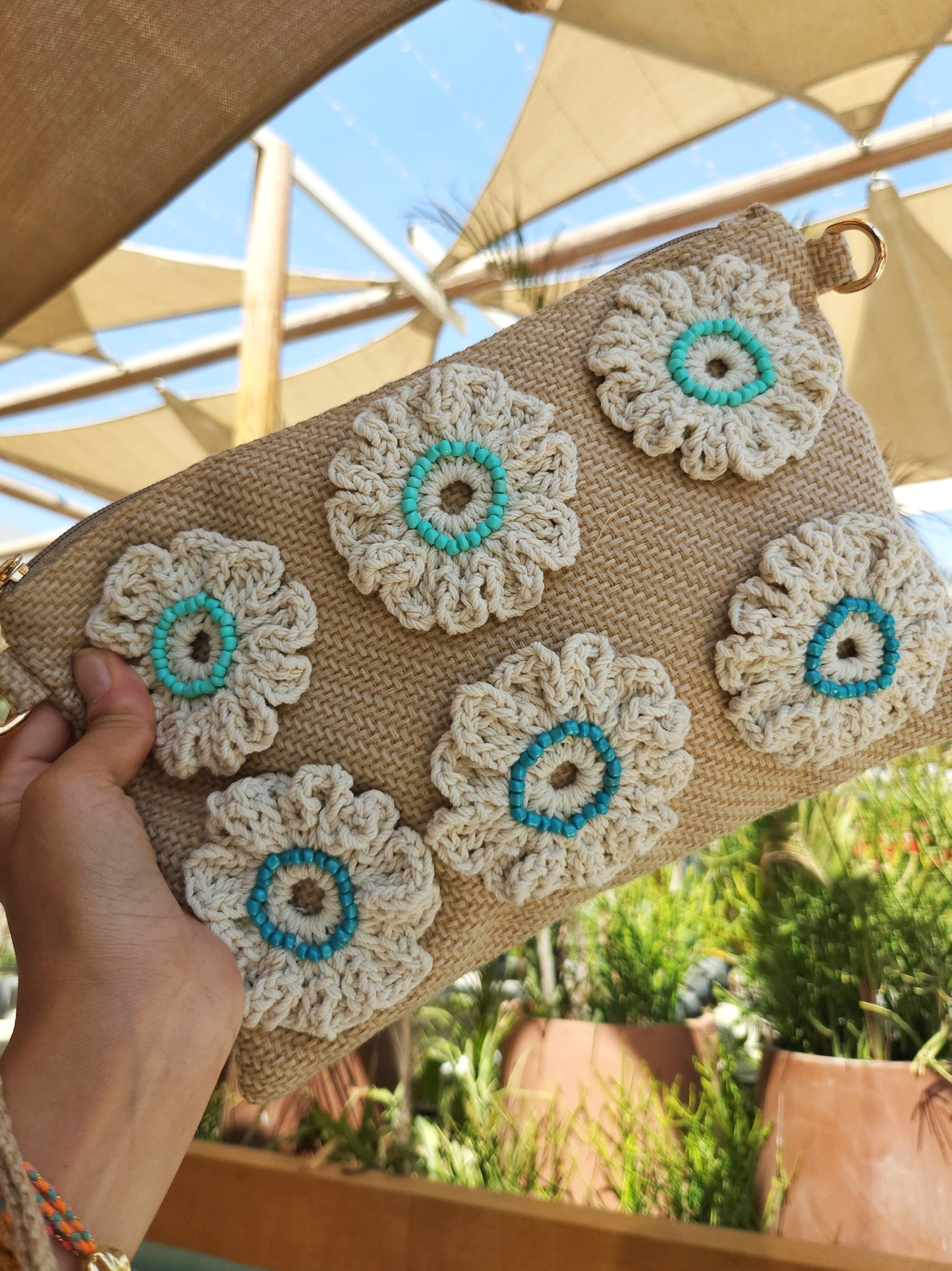 Hand clutch - Ivory Floral
