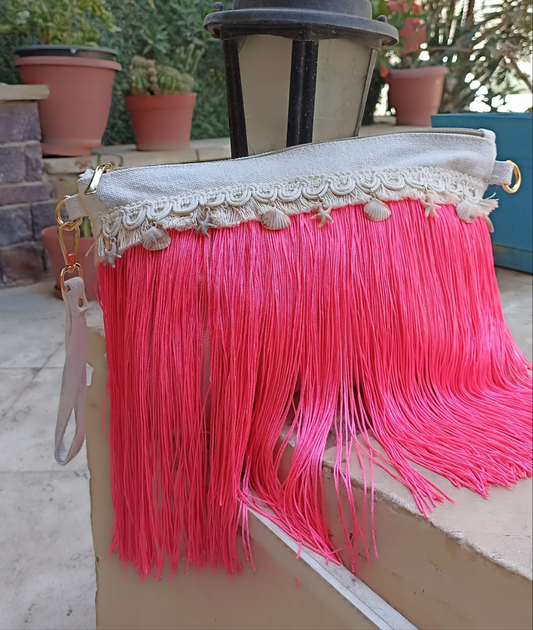 Hand clutch Fringes (Pink)