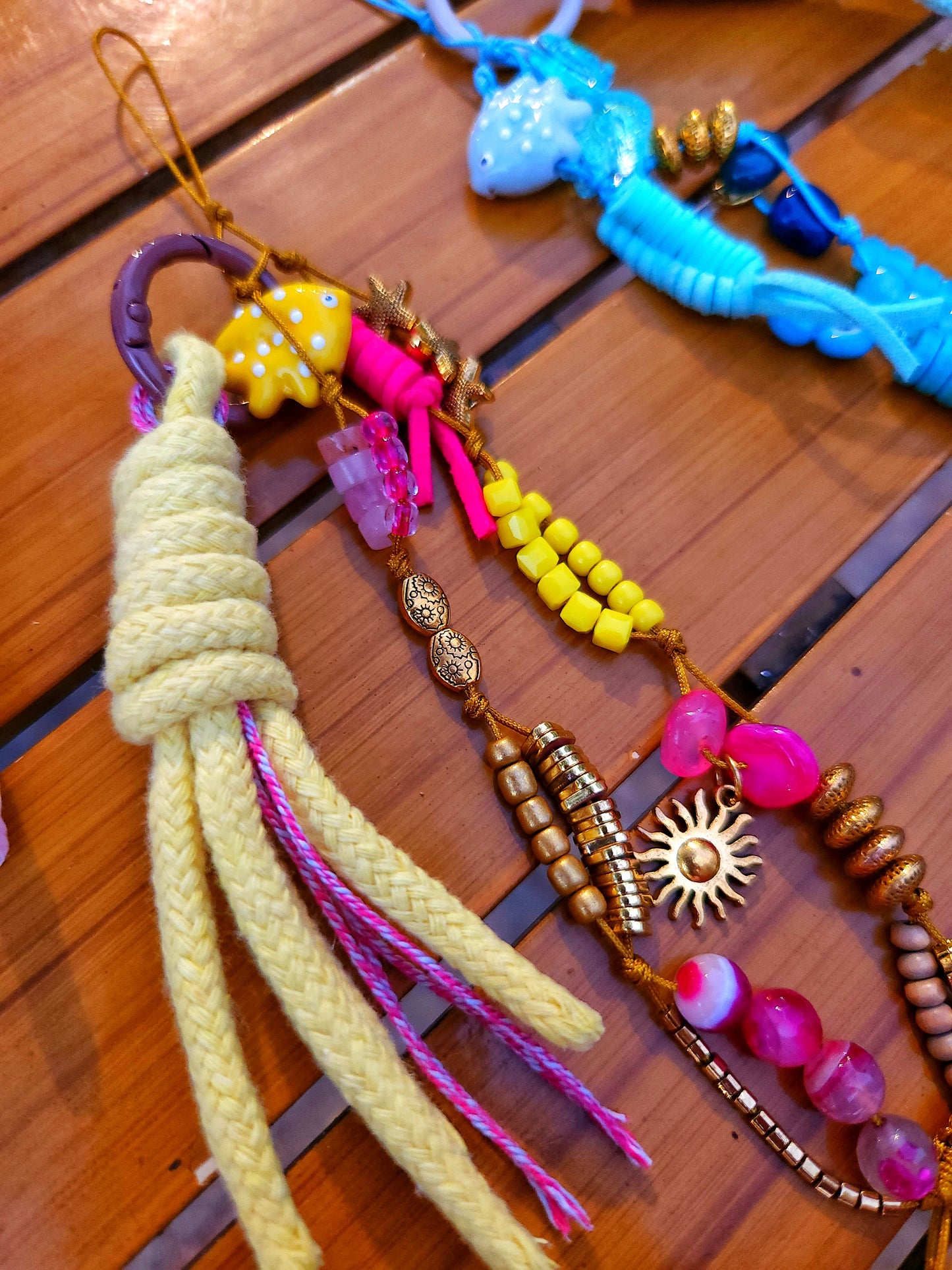Goldie Short Mobile Chain/Charm