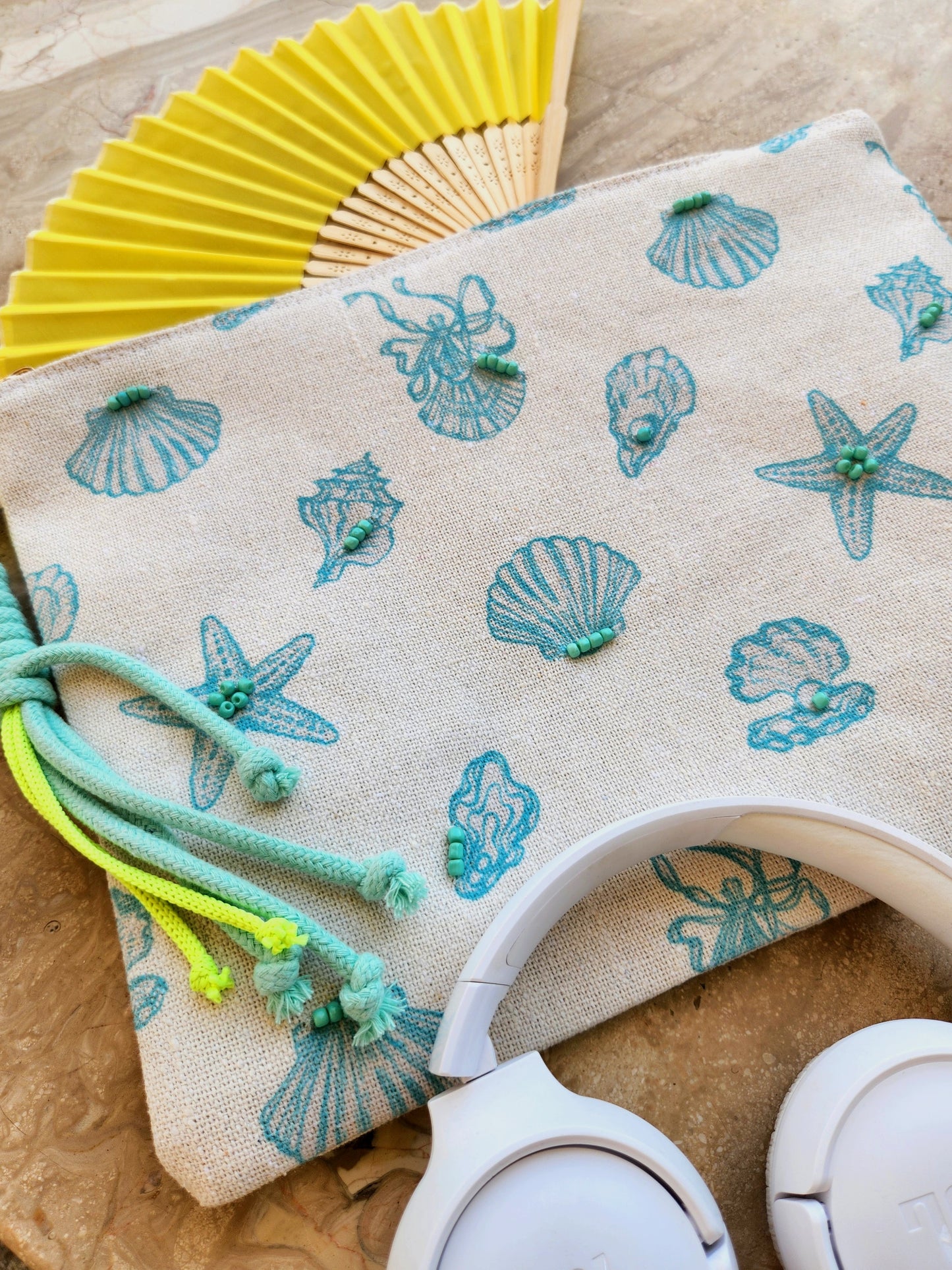 XL Printed Hand Clutch - Mint Seashells