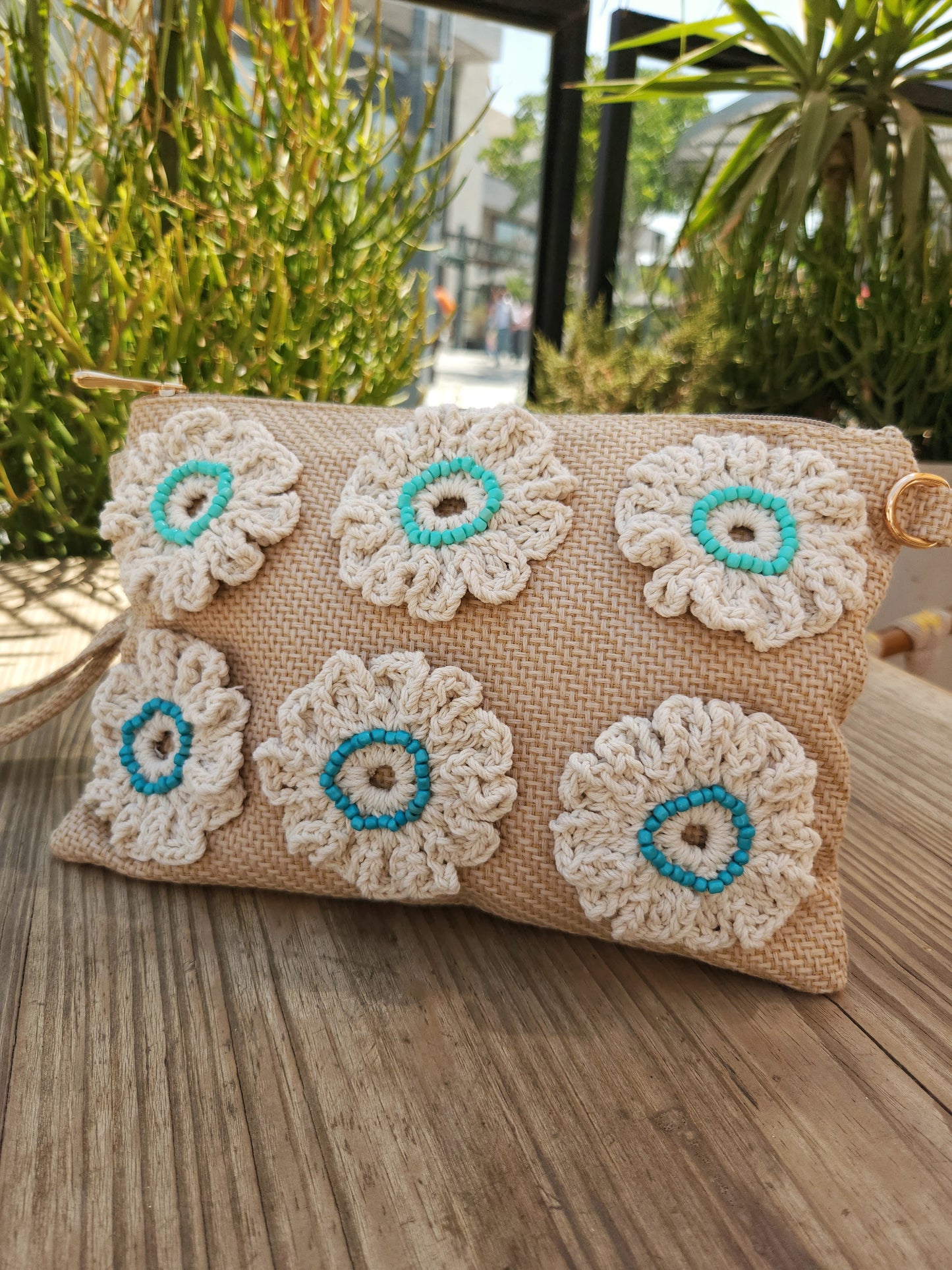 Hand clutch - Ivory Floral