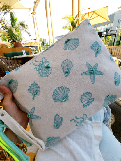XL Printed Hand Clutch - Mint Seashells
