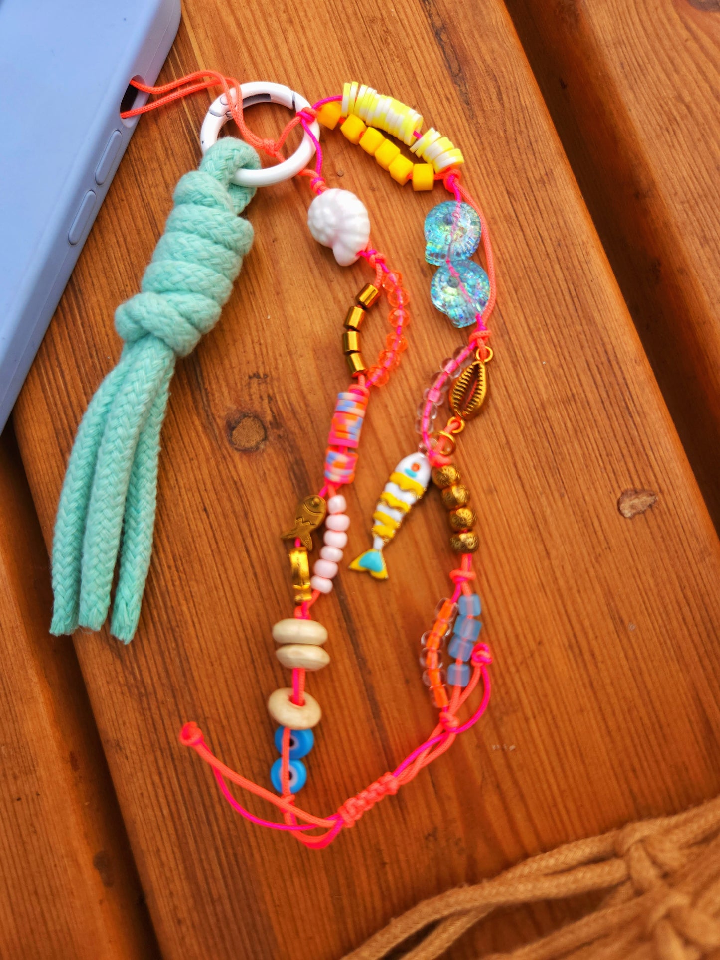 Island Pop Short Mobile Chain/Charm