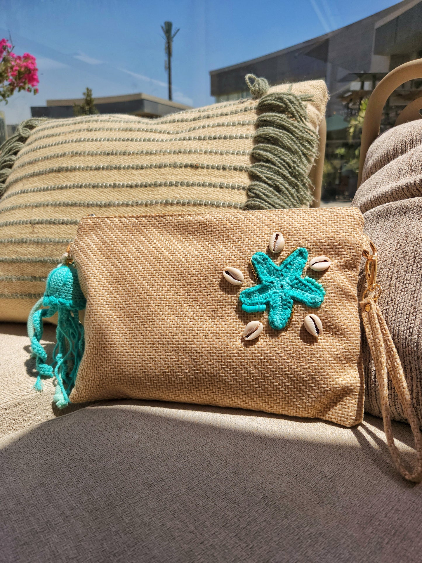 Hand clutch - Mint Jellyfish